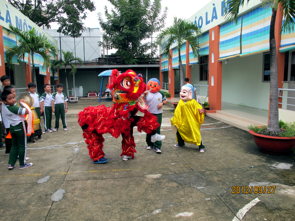 Ngoại khóa vui Trung Thu (2012-2013)